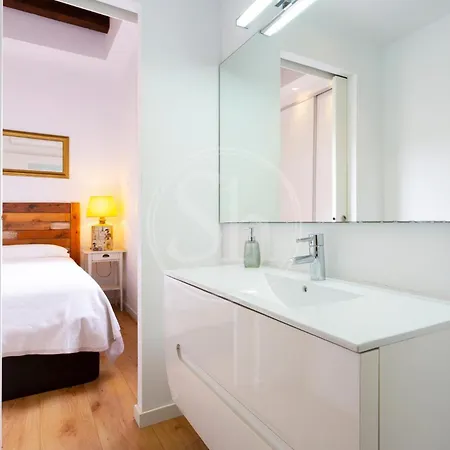 Moderno Apartamento En Eixample Barcelona Exterior photo