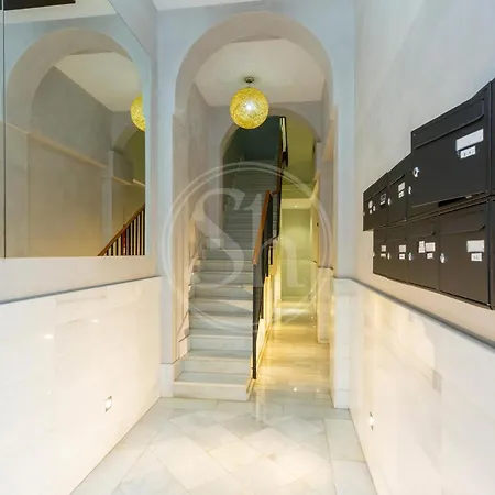 Moderno Apartamento En Eixample Barcelona Exterior photo